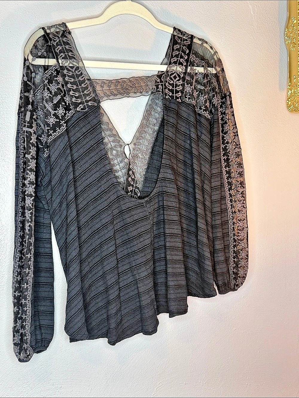 Free People Looking Back Top Black Geometric Blouse Size Medium - Picture 2 of 3